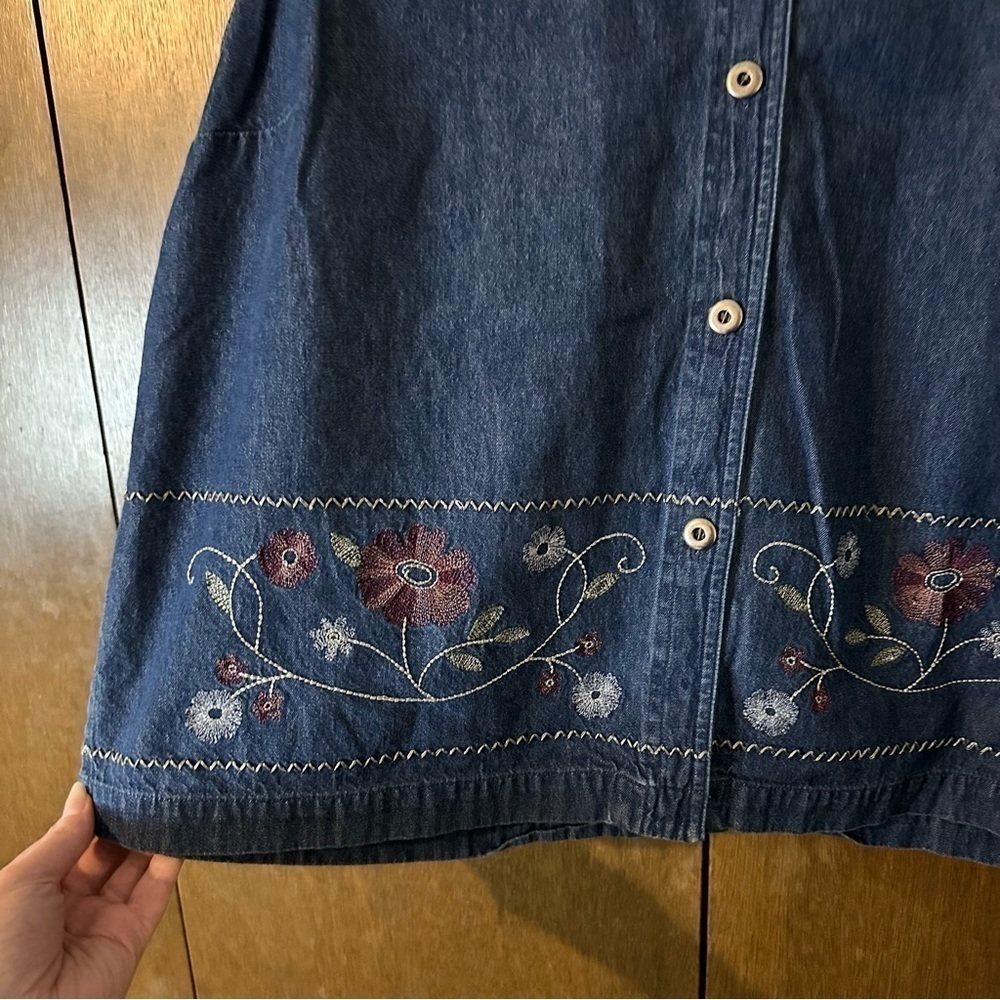 TanJay Women’s Denim Floral Embroidered Button Down Vest 18 - Picture 3 of 6
